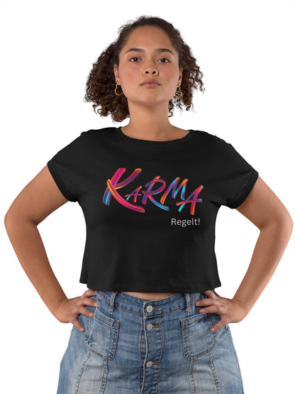 Damen Oversize Crop Top "Karma Regelt" - Grafikmagie