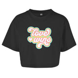 Damen Oversize Crop Top "Love Wins" - Grafikmagie