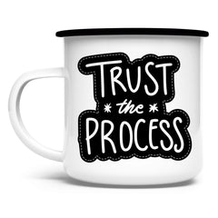 Emaille Tasse "Trust the precess" - Grafikmagie